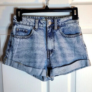 PacSun denim mom shorts Light wash, folded bottom
